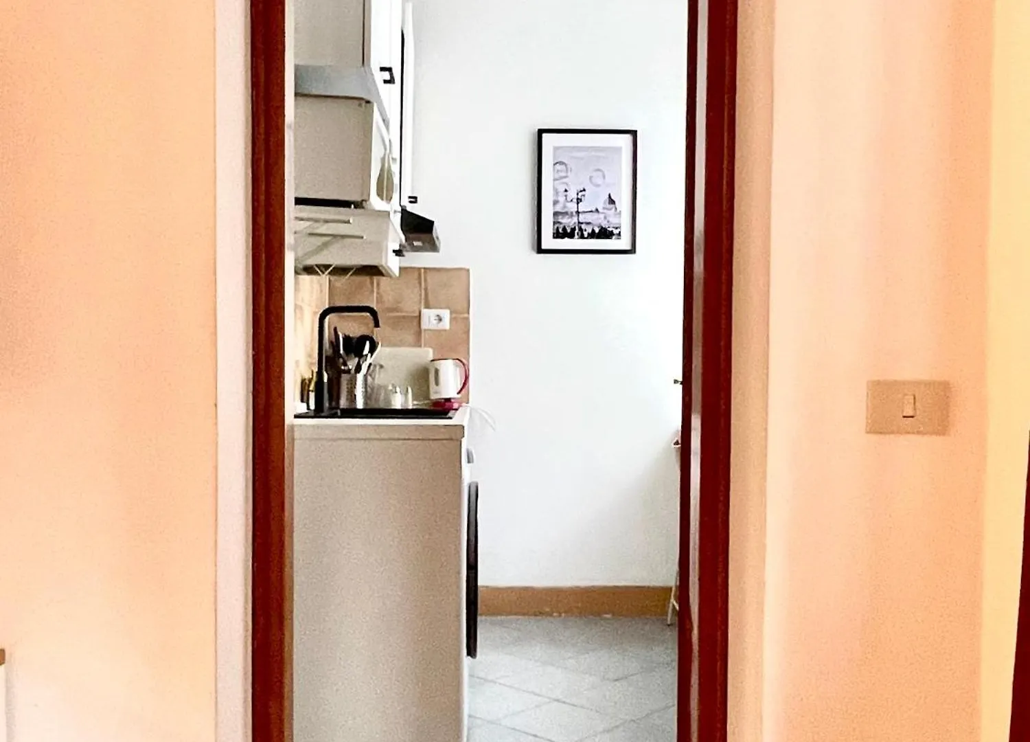 Apt In Front Of The Vatican City 로마